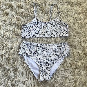 This is a shein swimsuit it is a size small.